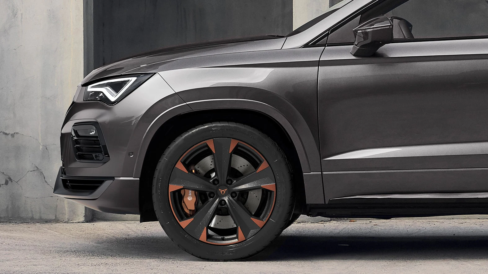 cupra-ateca-19-inches-alloy-wheels-and-Brembo-brakes