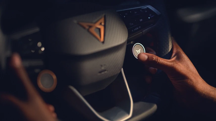 cupra-born-interior-view-of-the-multifunctional-steering-wheel-with-satellite-buttons