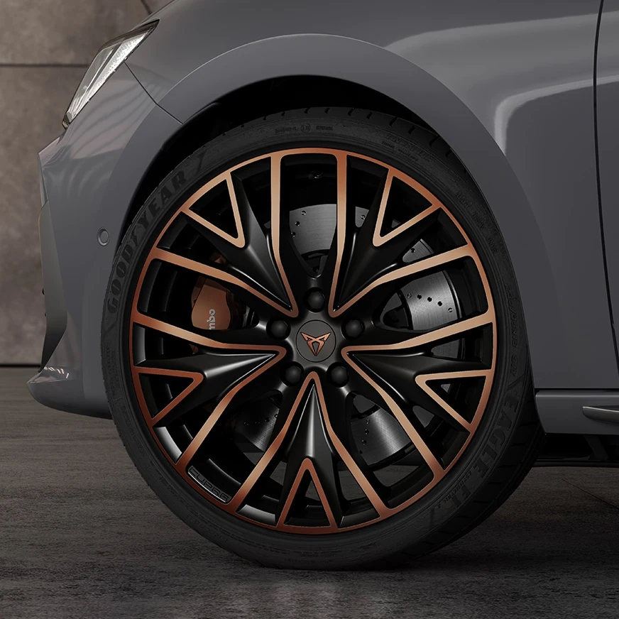 cupra-leon-sportstourer-family-sports-car-19-performance-sport-black-copper-wheel