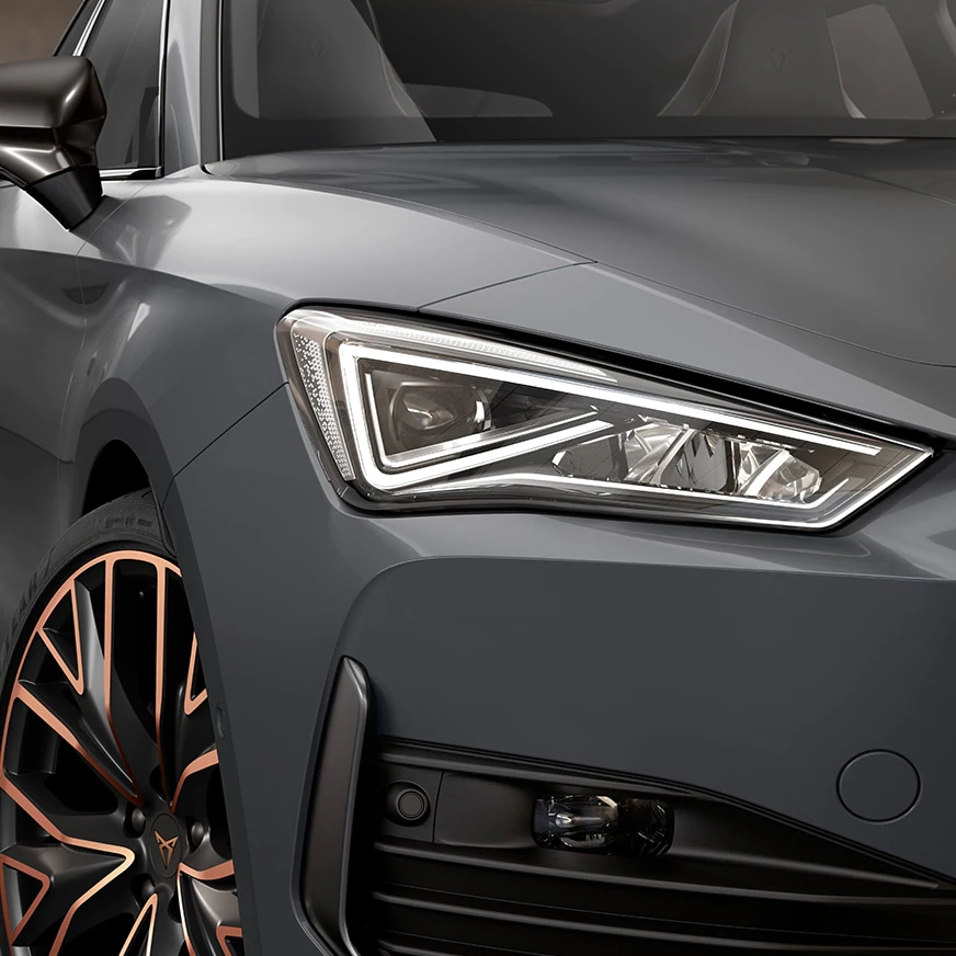 led-headlight-of-the-new-cupra-leon-sportstourer-ehybrid-family-sports-car-in-rodium